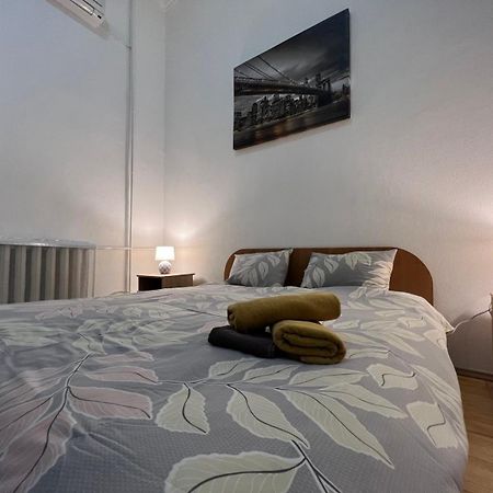 Apartment In The Historic Center キエフ エクステリア 写真
