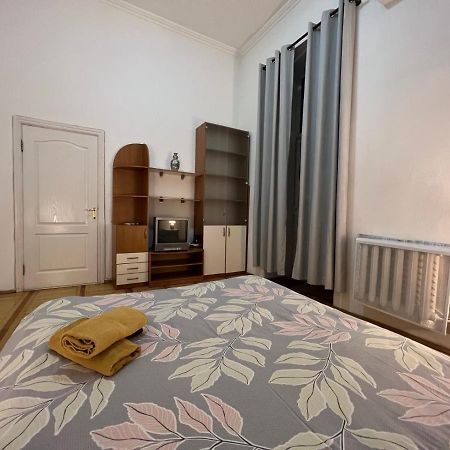 Apartment In The Historic Center キエフ エクステリア 写真