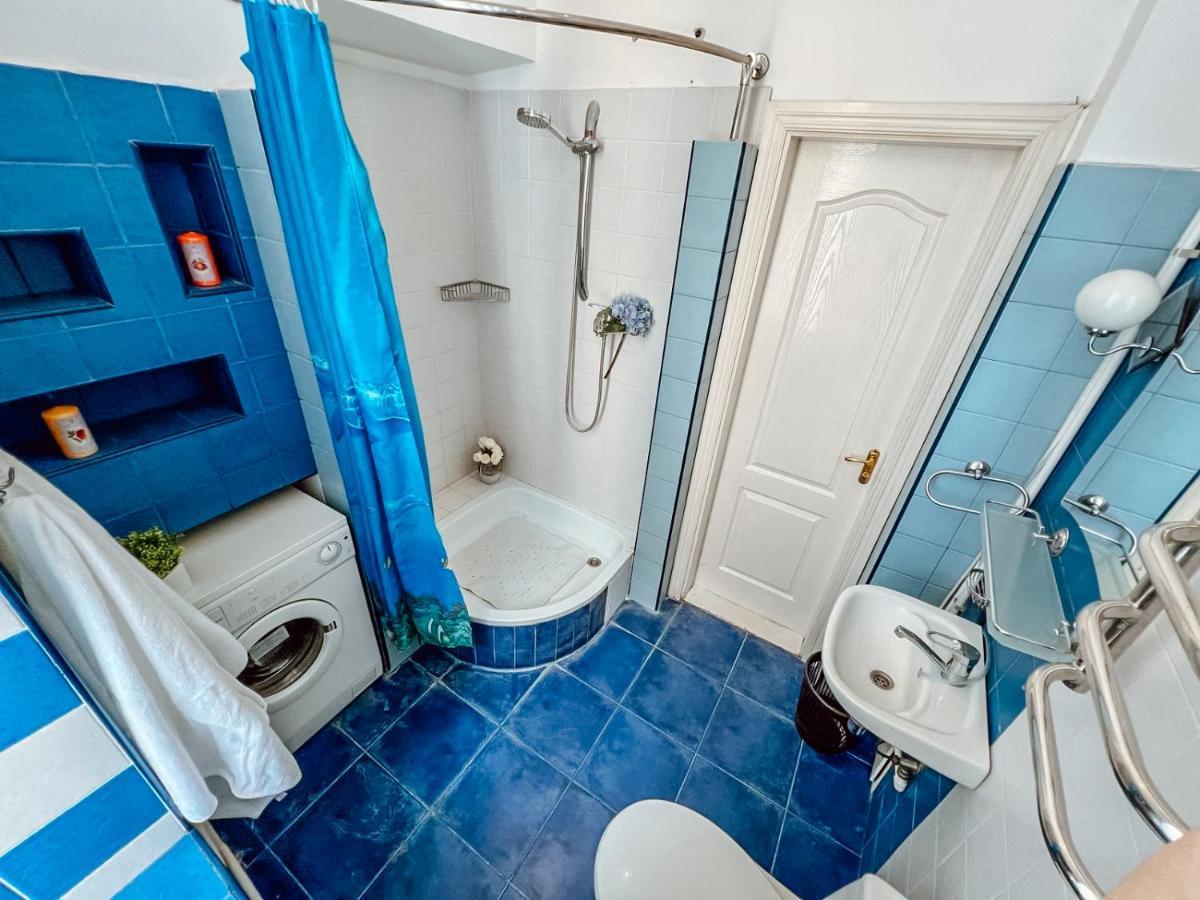 Apartment In The Historic Center キエフ エクステリア 写真