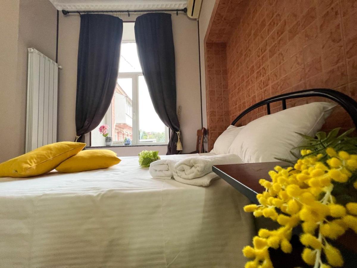 Apartment In The Historic Center キエフ エクステリア 写真