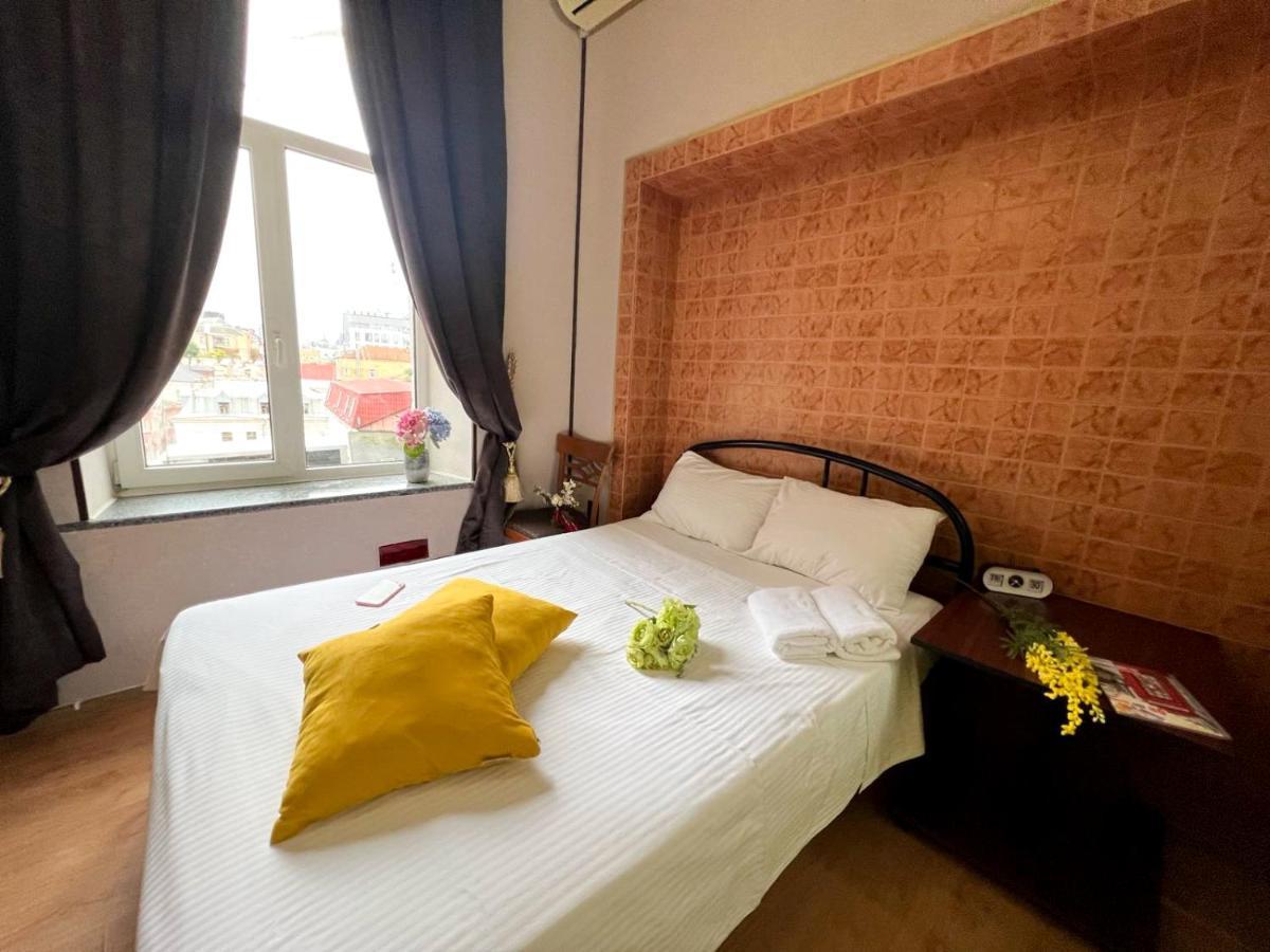 Apartment In The Historic Center キエフ エクステリア 写真