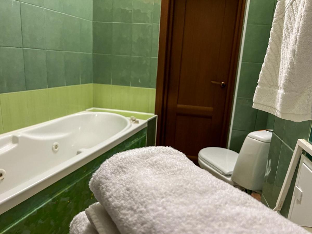 Apartment In The Historic Center キエフ エクステリア 写真
