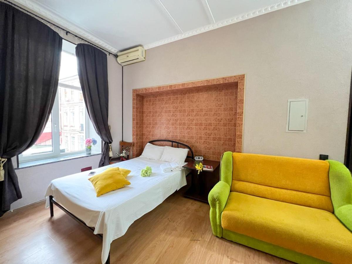 Apartment In The Historic Center キエフ エクステリア 写真