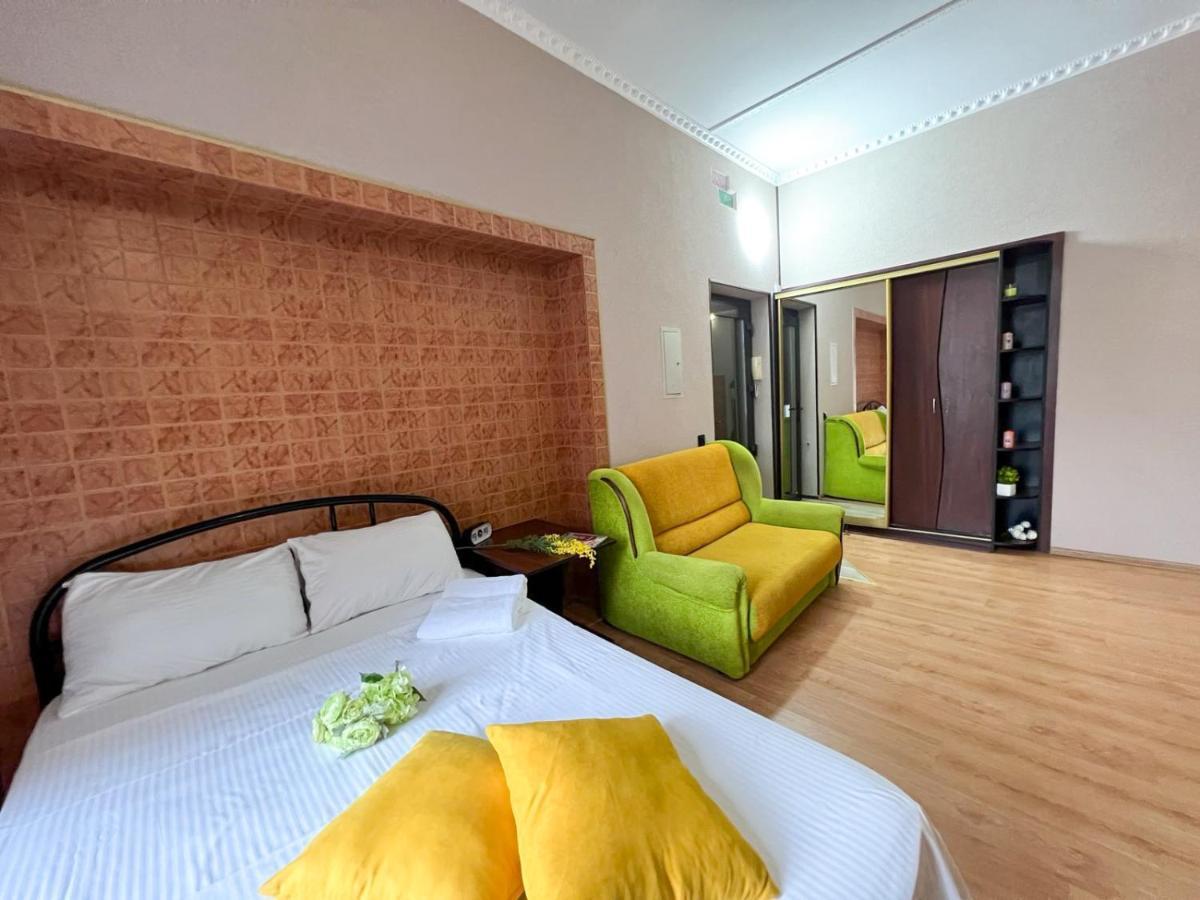 Apartment In The Historic Center キエフ エクステリア 写真