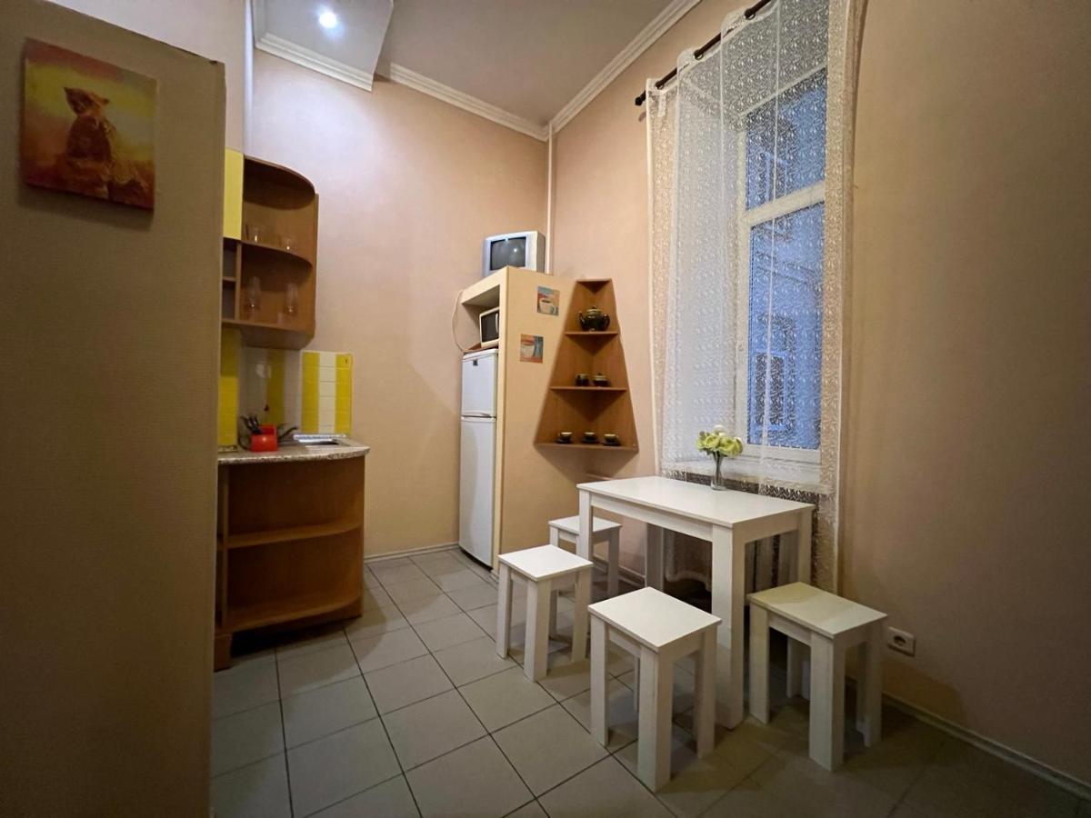 Apartment In The Historic Center キエフ エクステリア 写真
