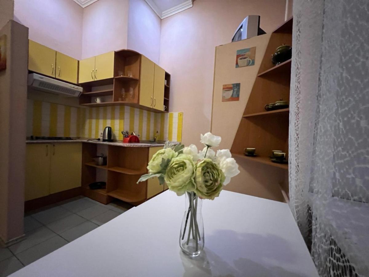 Apartment In The Historic Center キエフ エクステリア 写真