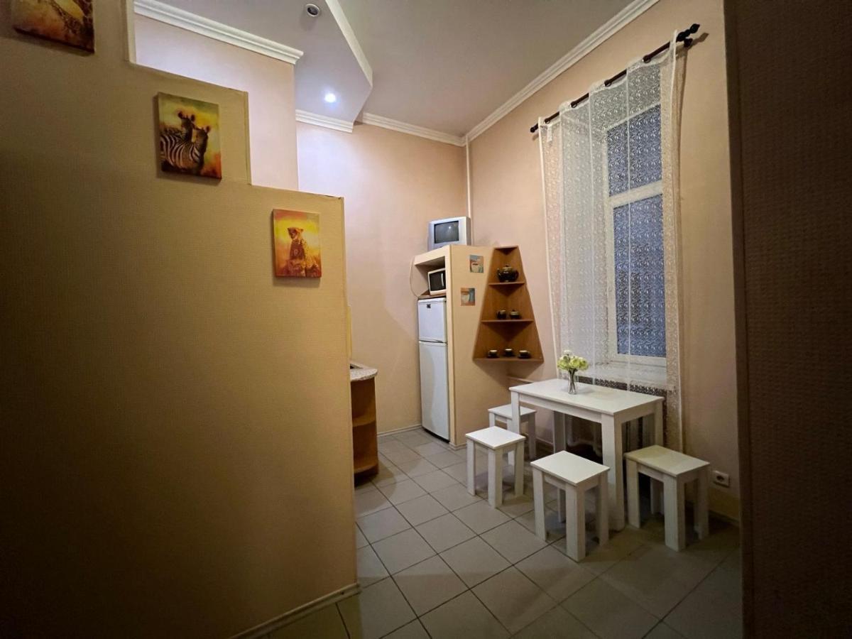Apartment In The Historic Center キエフ エクステリア 写真