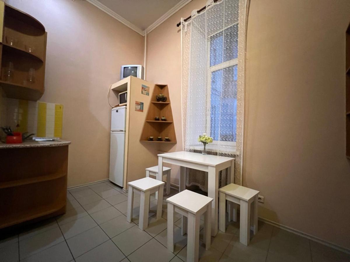 Apartment In The Historic Center キエフ エクステリア 写真